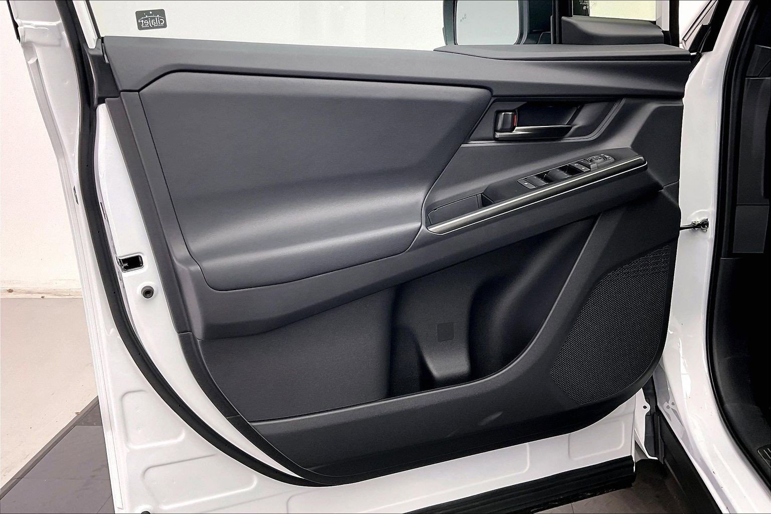 2026 Toyota bZ XLE - Photo 12