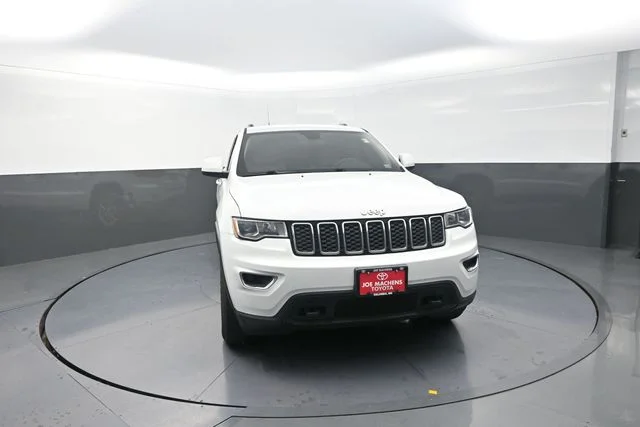Used 2019 White Jeep Laredo E image 31