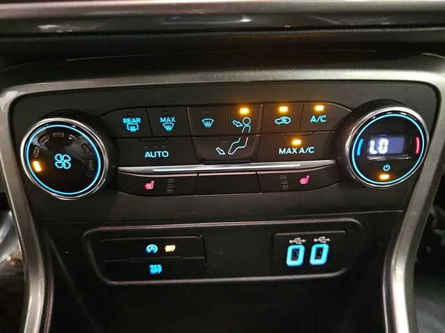 Used 2021 Gray Ford SE image 20