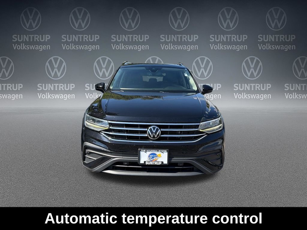 Used 2023 Black Volkswagen 2.0T SE image 10