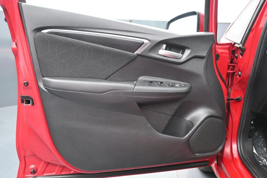 Used 2016  Honda 5D HATCHBACK EX AT image 17