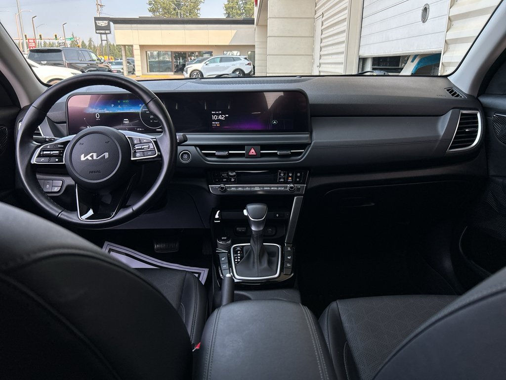 Used 2024 Pluton Blue Kia EX image 17