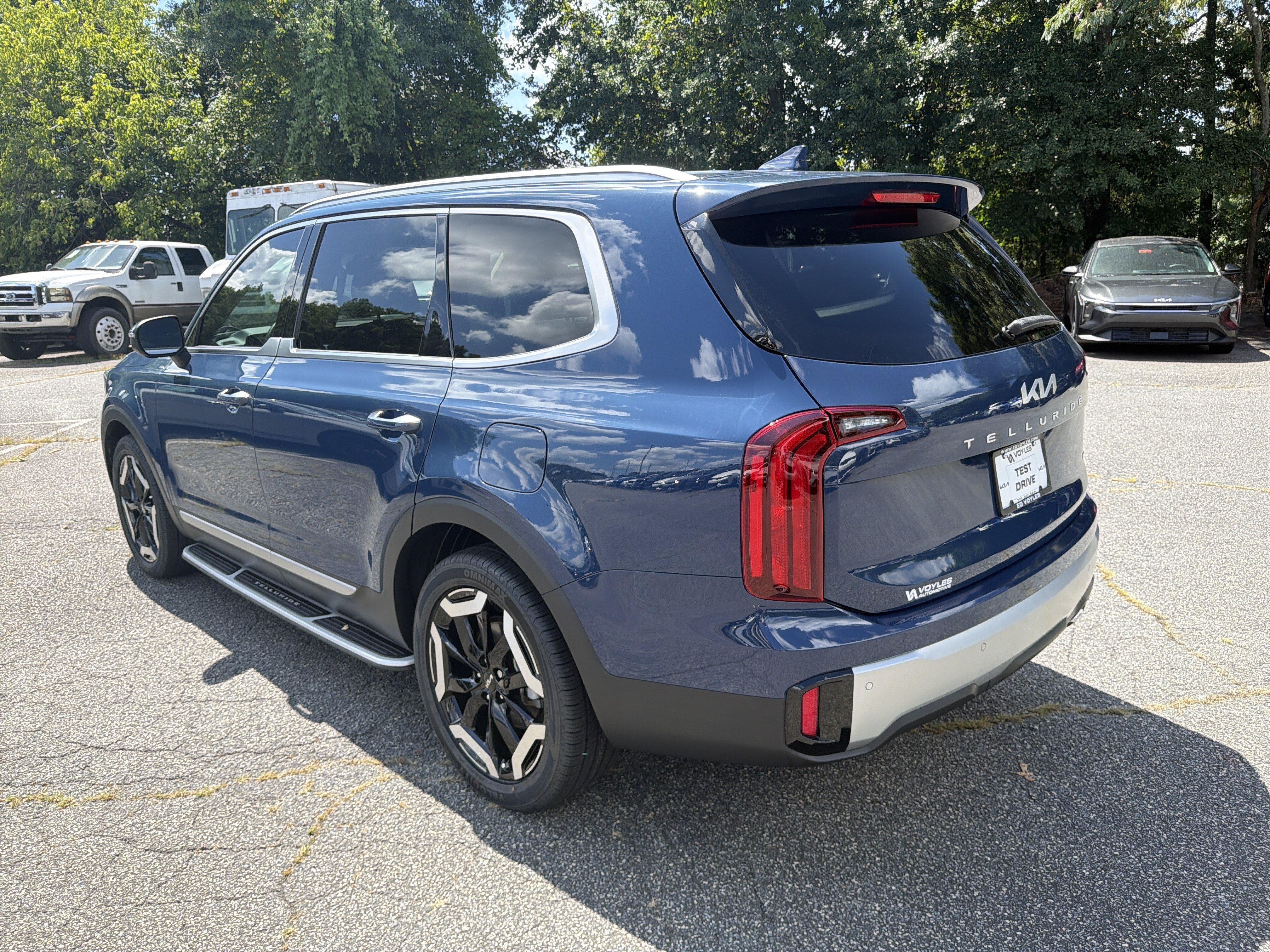 Certified Used 2023 Midnight Lake Blue Kia S image 5