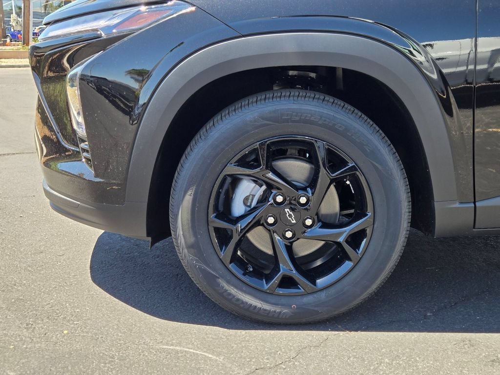 New 2026 Mosaic Black Metallic Chevrolet LT image 5