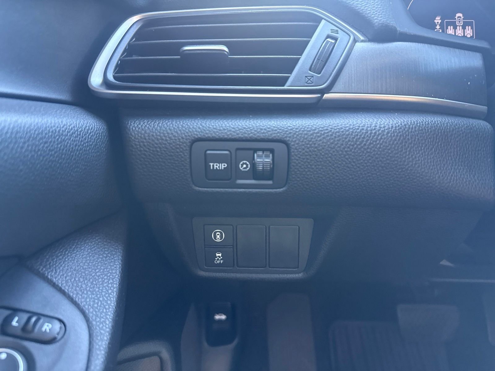 Used 2021 White Honda LX image 22