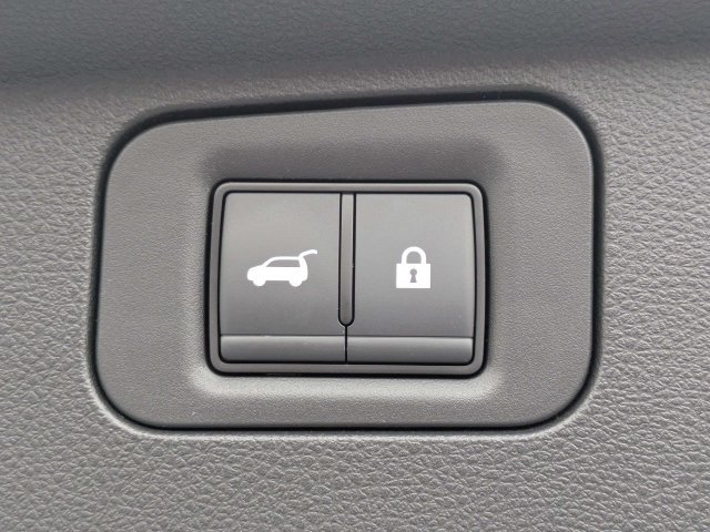 Used 2025 White INFINITI LUXE image 13