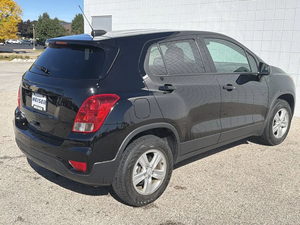 2022 Chevrolet Trax LS - Photo 13