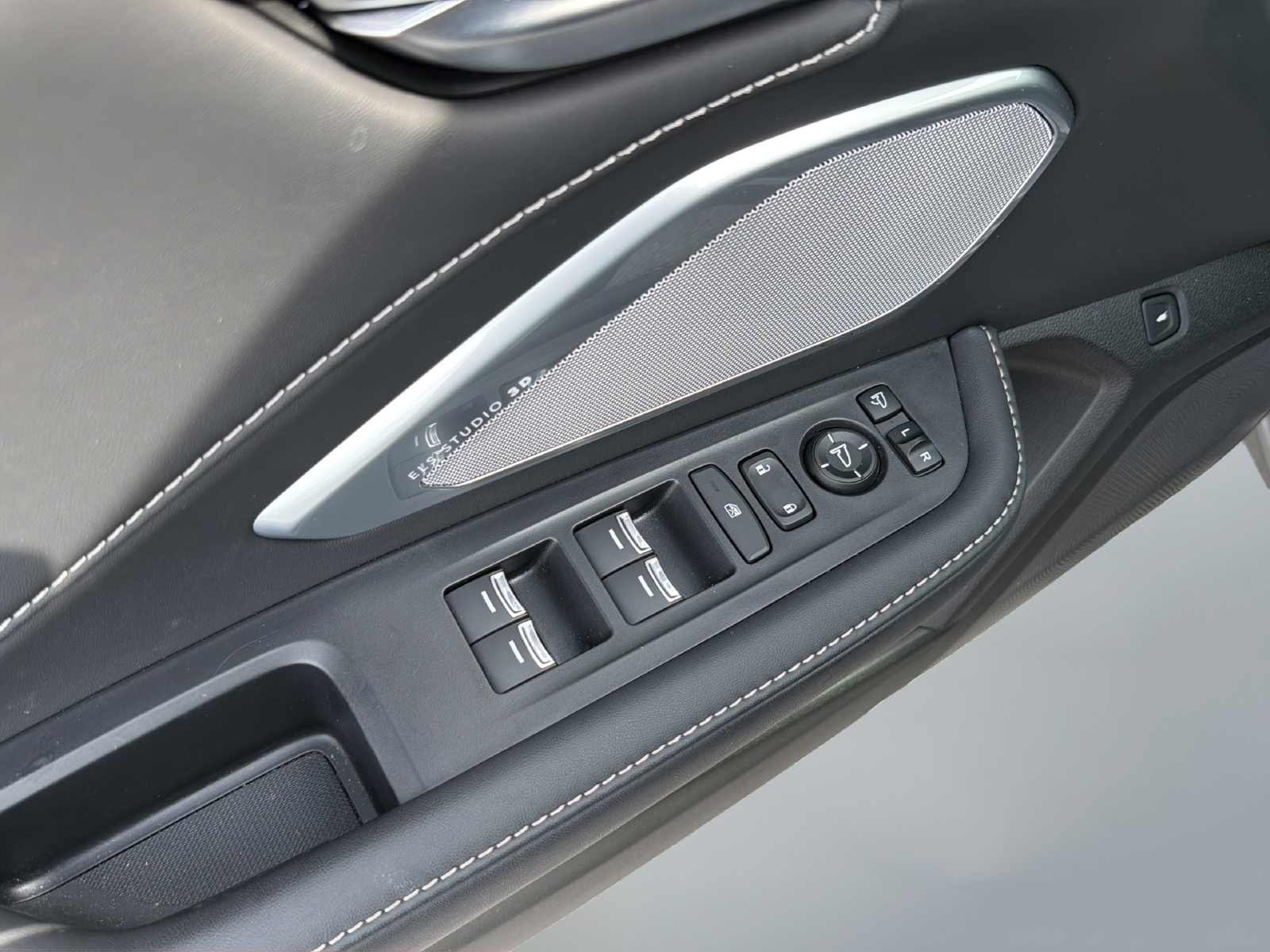 Used 2024 Carbon Metallic Acura Advance Package image 28