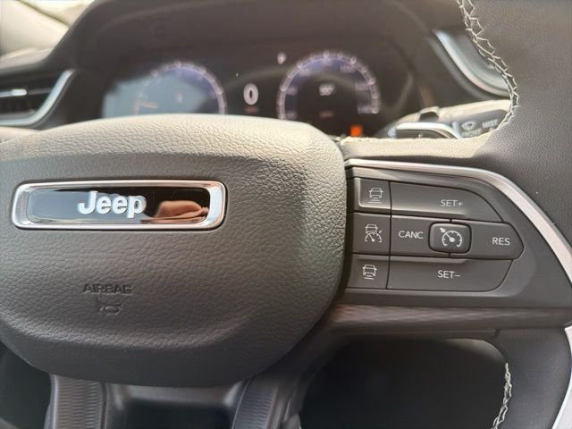 New 2026 Diamond Black Crystal Pearl-Coat Exterior Paint Jeep Laredo X image 22