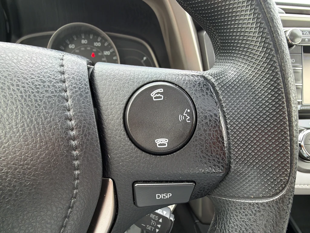 Used 2015 Red Toyota XLE image 20