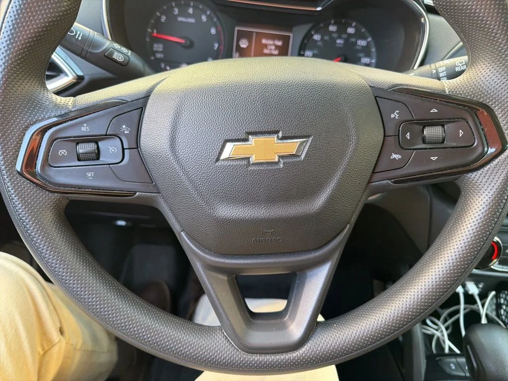 Used 2023 Summit White Chevrolet LT image 8