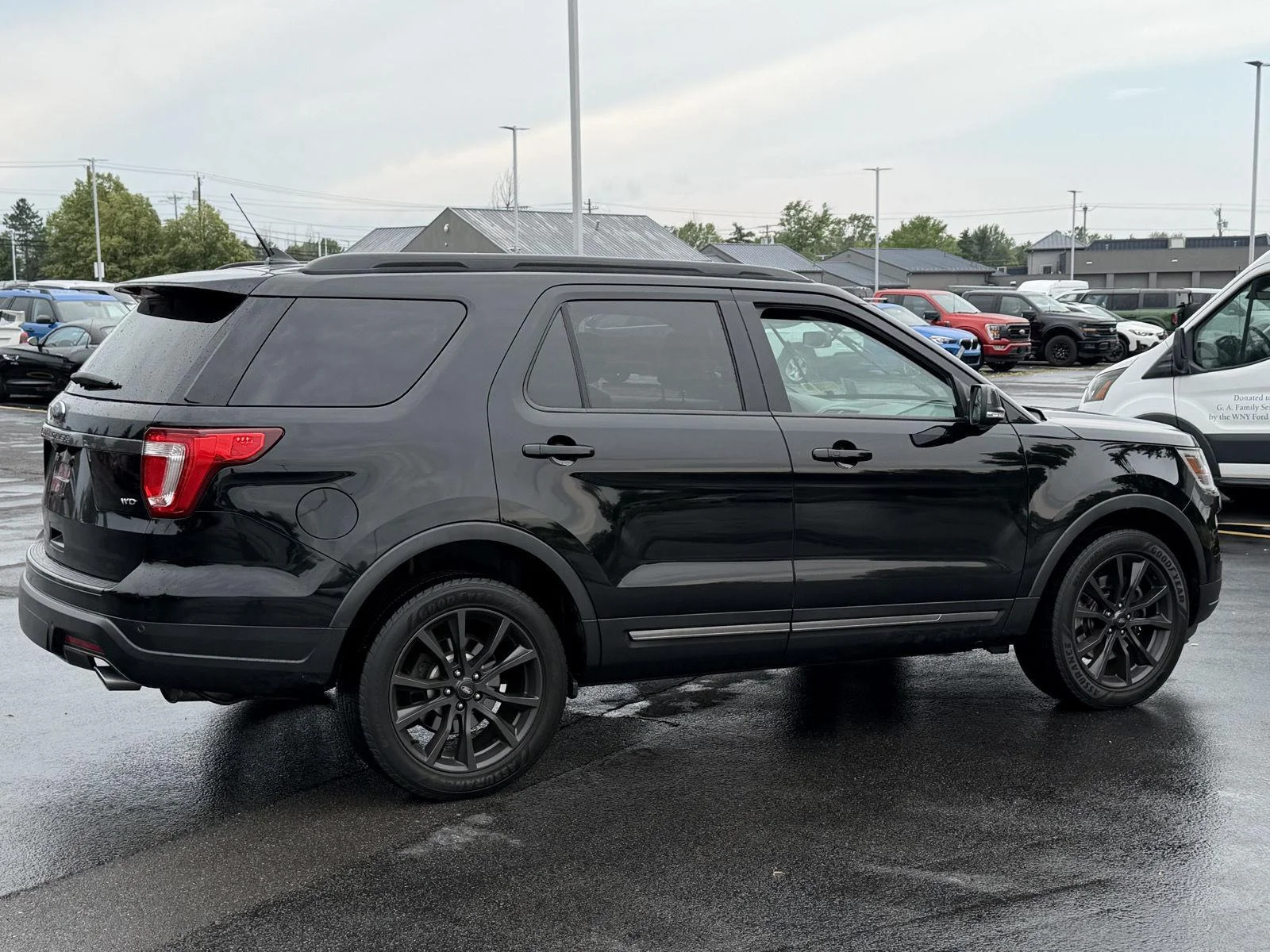Used 2018 Shadow Black Ford XLT image 5