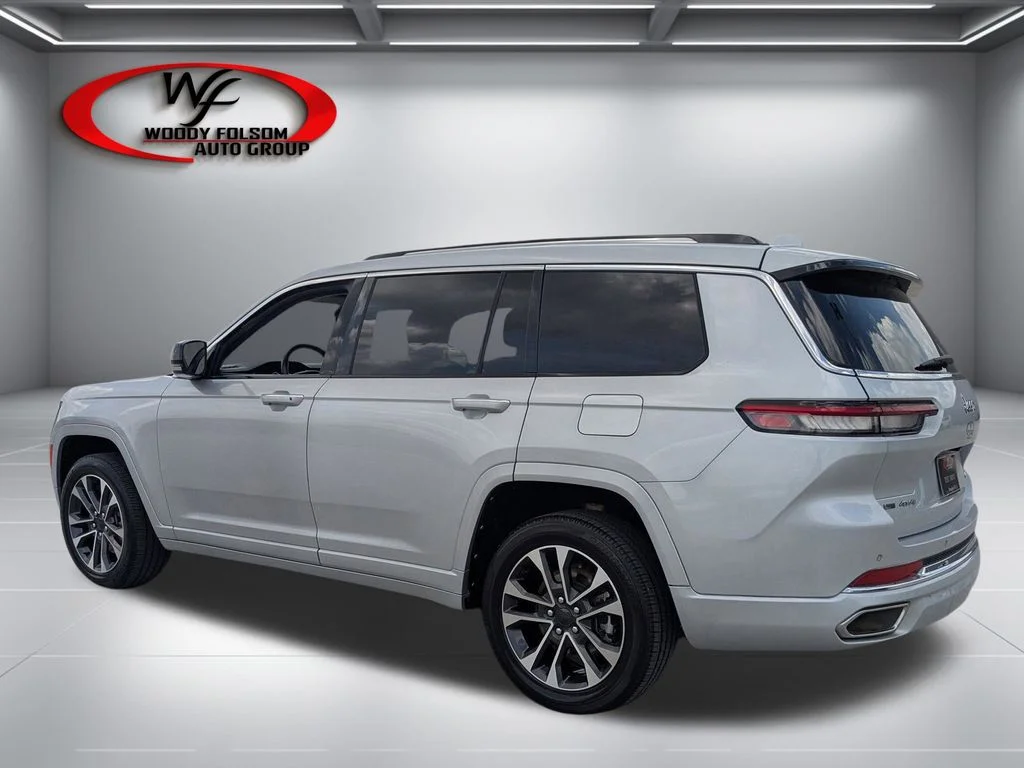 Used 2021 Silver Jeep Overland image 6