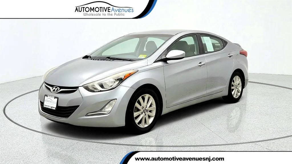 Used 2015 Titanium Gray Metallic Hyundai 4dr Sedan Automatic SE w/ Popular Equipment Pkg image 1