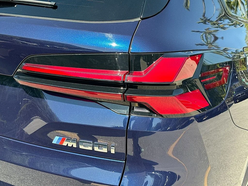 Used 2024 Blue BMW M60i image 24