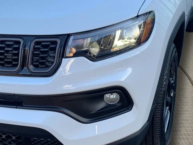 New 2026 White Jeep Latitude image 11