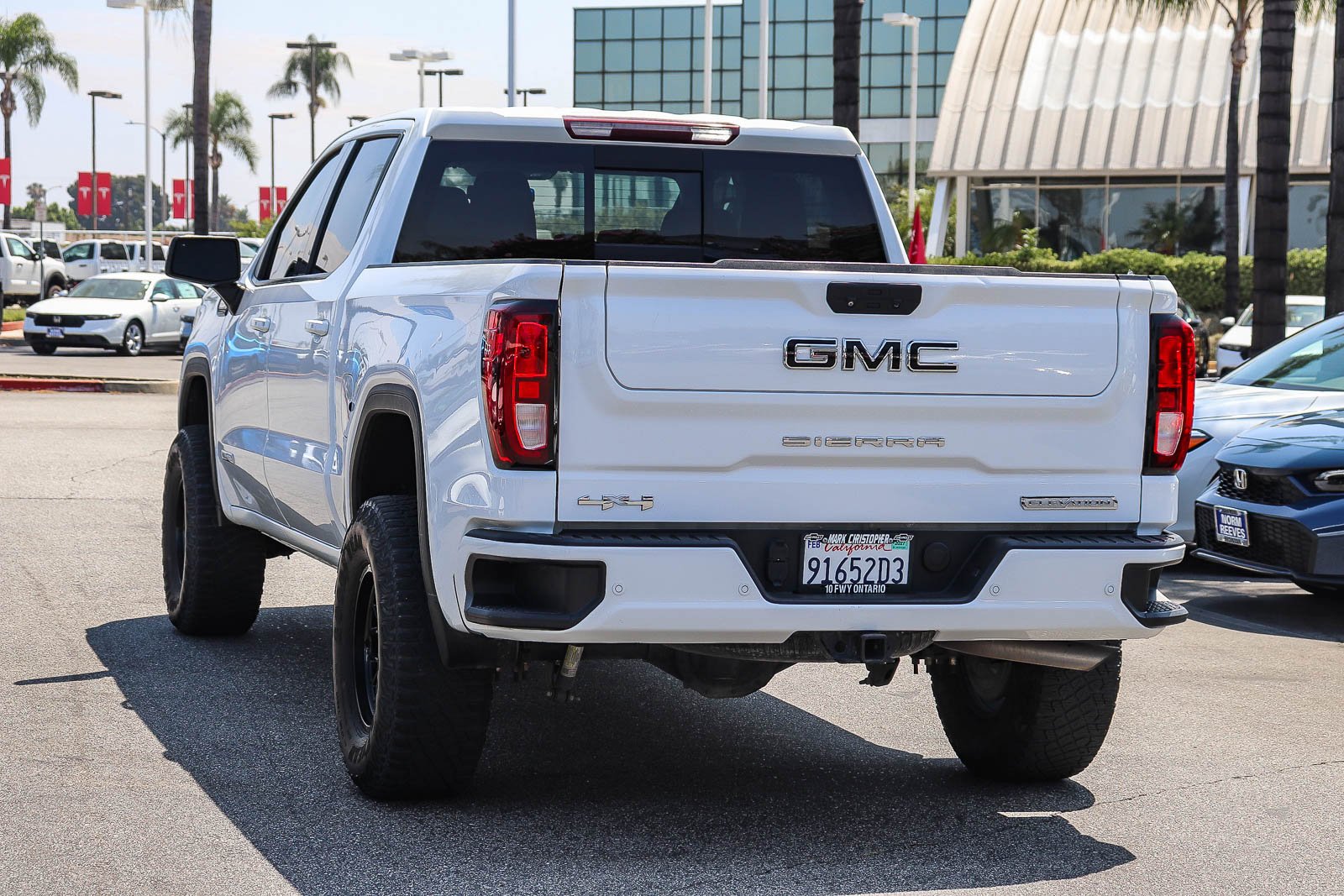 Used 2021 Summit White GMC Elevation image 13