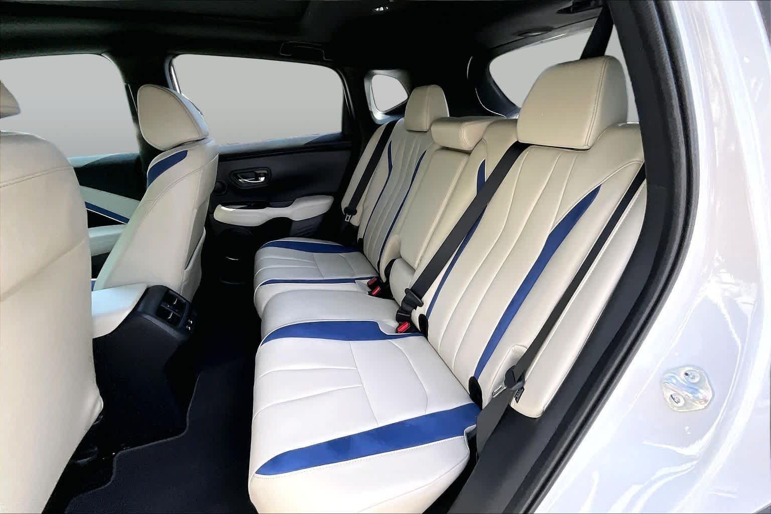 Used 2025 Platinum White Pearl Acura w/A-Spec Package image 21