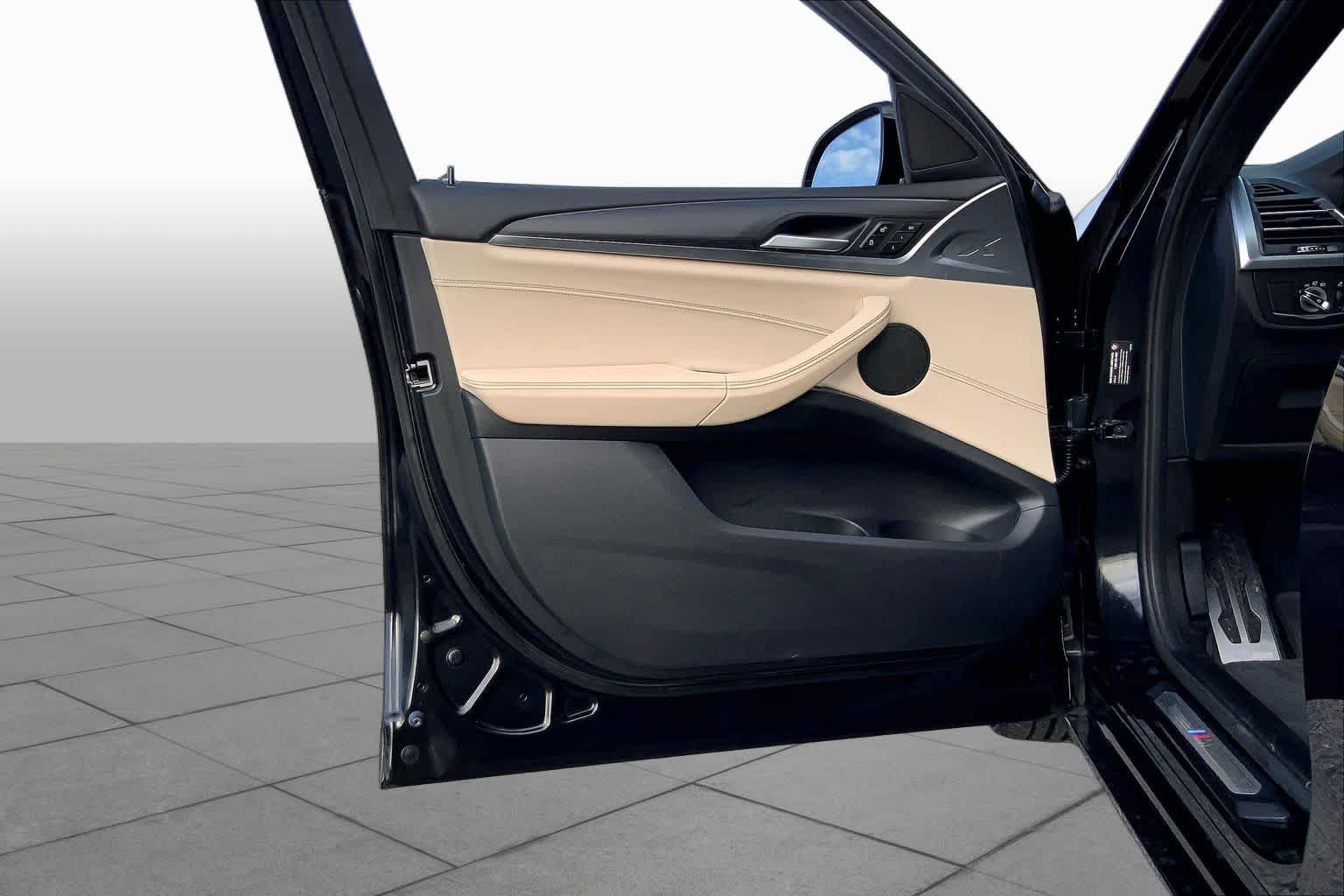 Used 2022 Black Sapphire Metallic BMW xDrive30i image 21