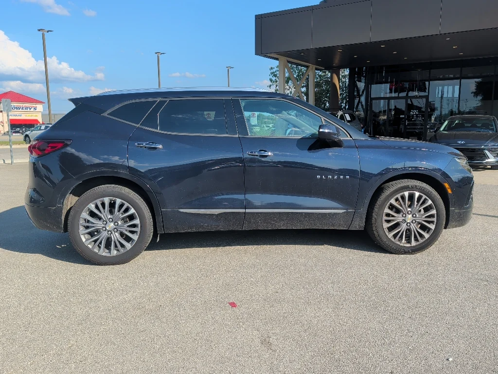 Used 2020 Midnight Blue Metallic Chevrolet Premier image 5