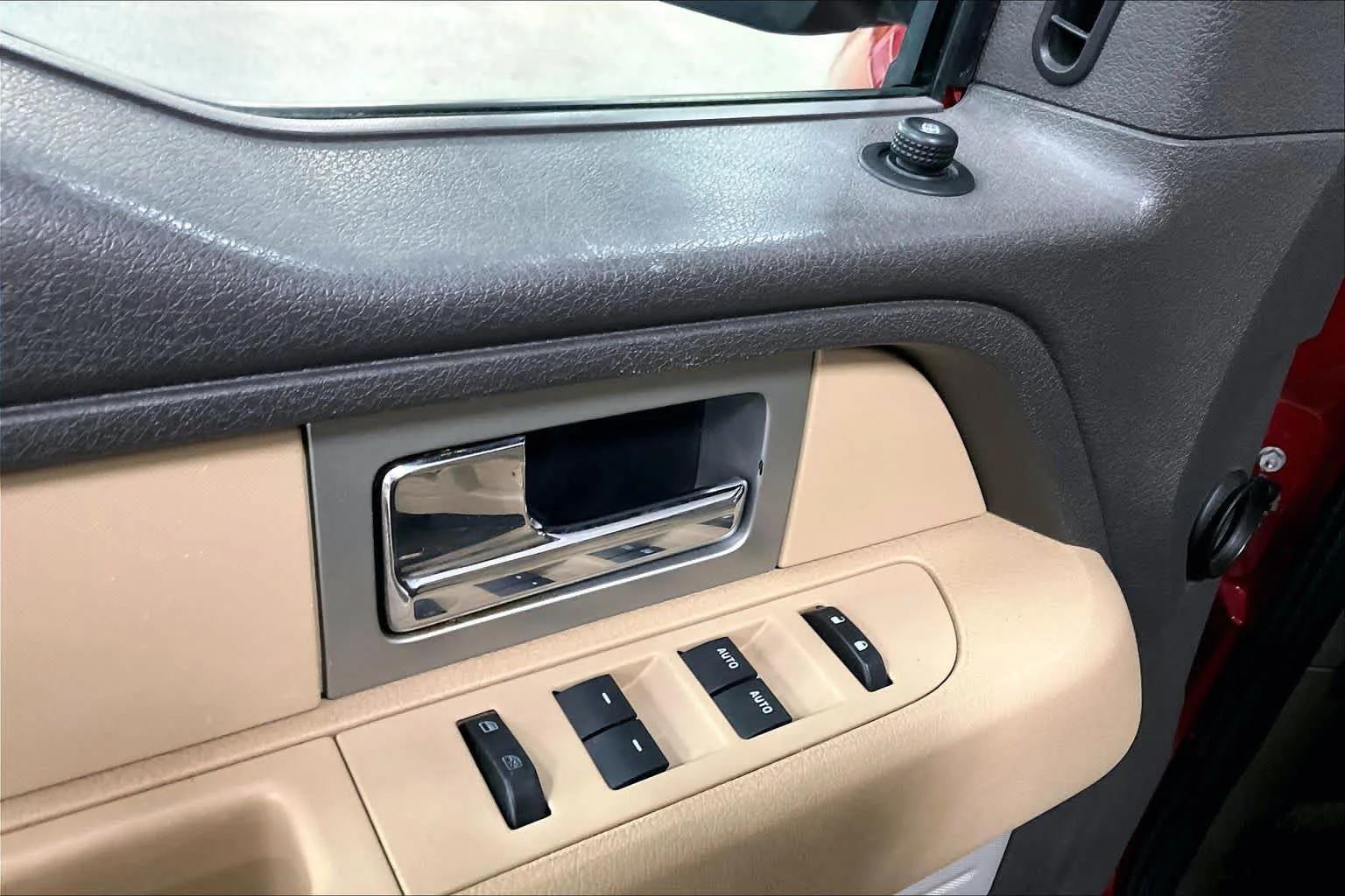 Used 2011 Red Candy Metallic Tinted Clearcoat Ford XLT image 34