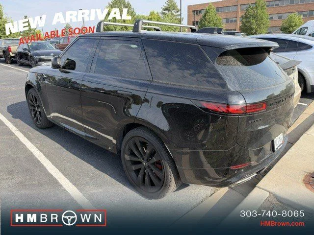 Used 2024 Santorini Black Metallic Land Rover Dynamic SE image 3