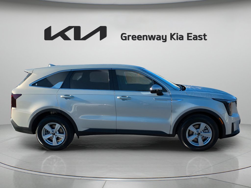 2026 Kia Sorento LX - Photo 4