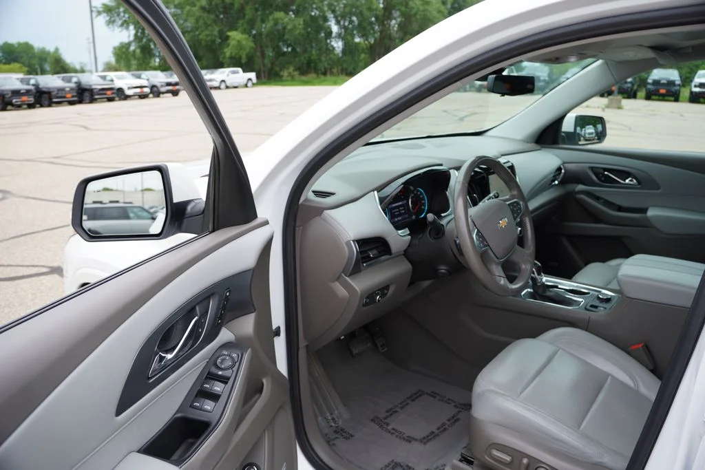 2021 Chevrolet Traverse Premier - Photo 14