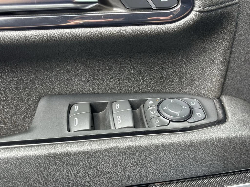 Used 2024 Summit White GMC AT4 image 17