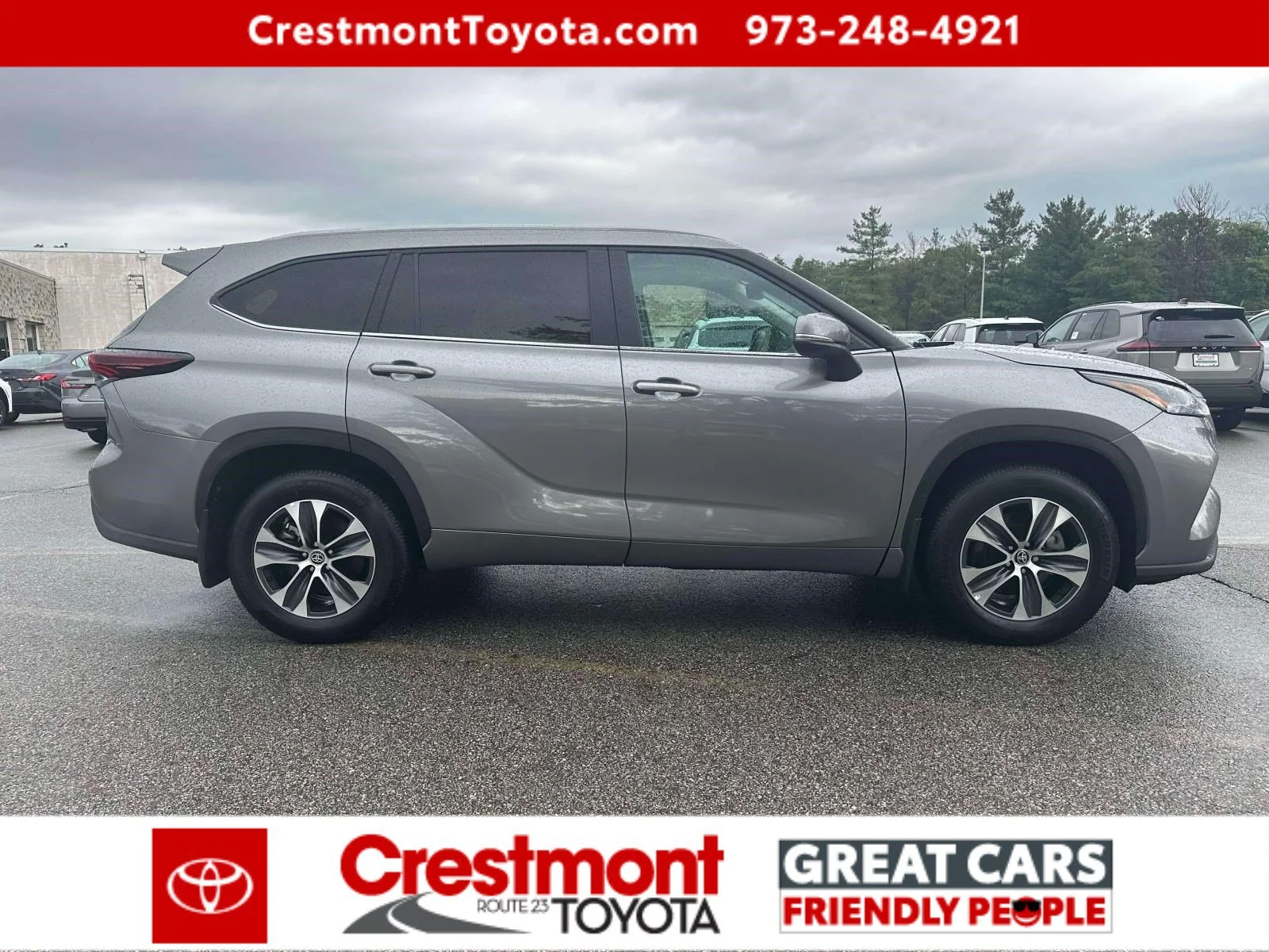 Used 2025 Heavy Metal Toyota XLE image 5