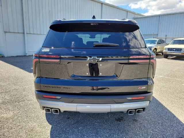 2027 Chevrolet Traverse Z71 - Photo 8