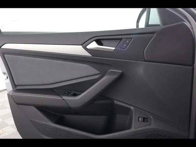 2025 Volkswagen Jetta SE - Photo 28