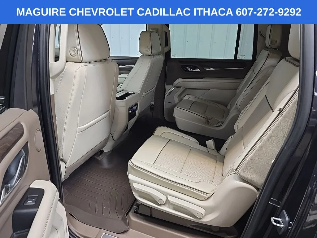 Used 2023 Silver GMC Denali image 32
