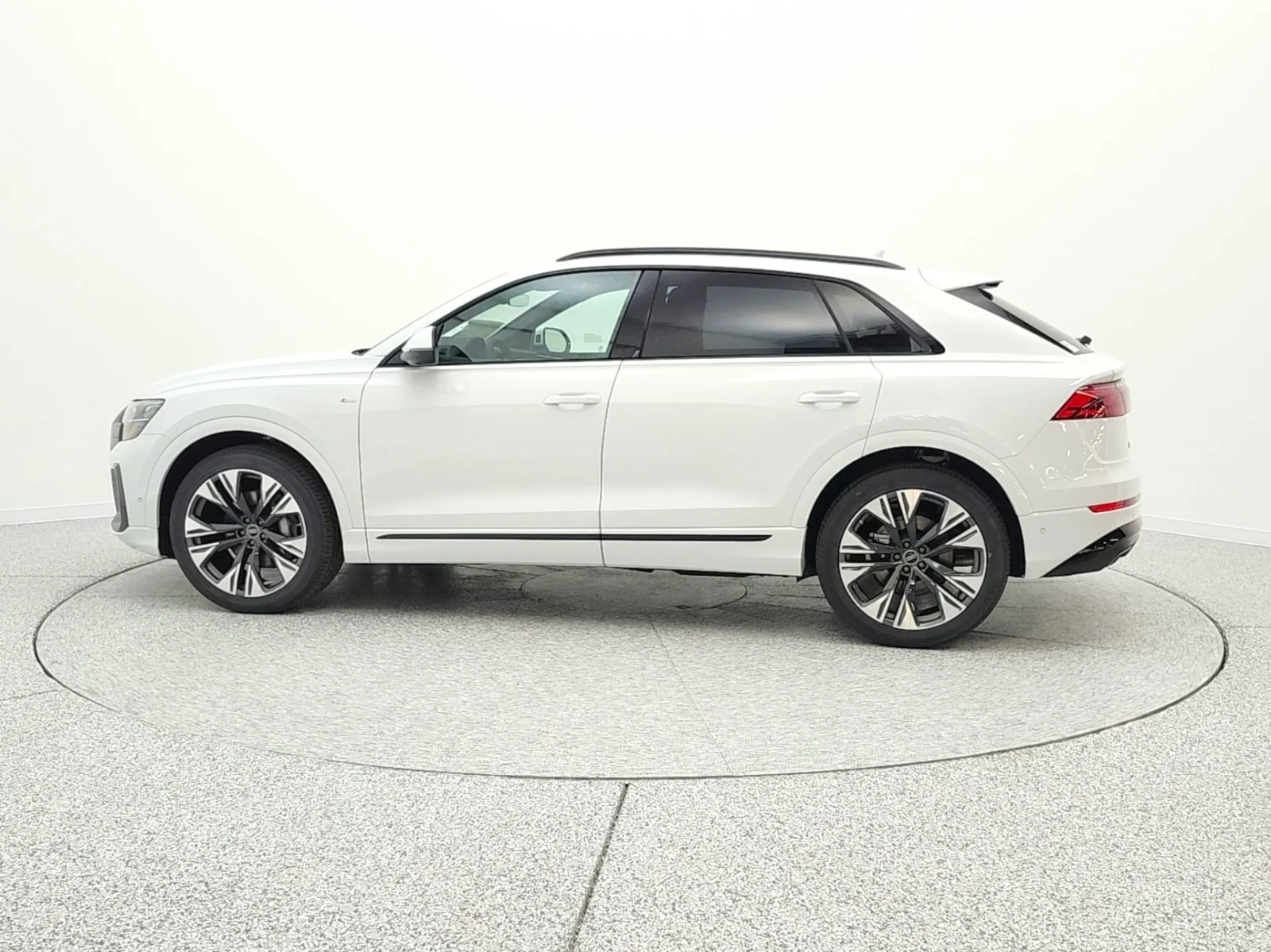 2026 Audi Q8 Prestige - Photo 8