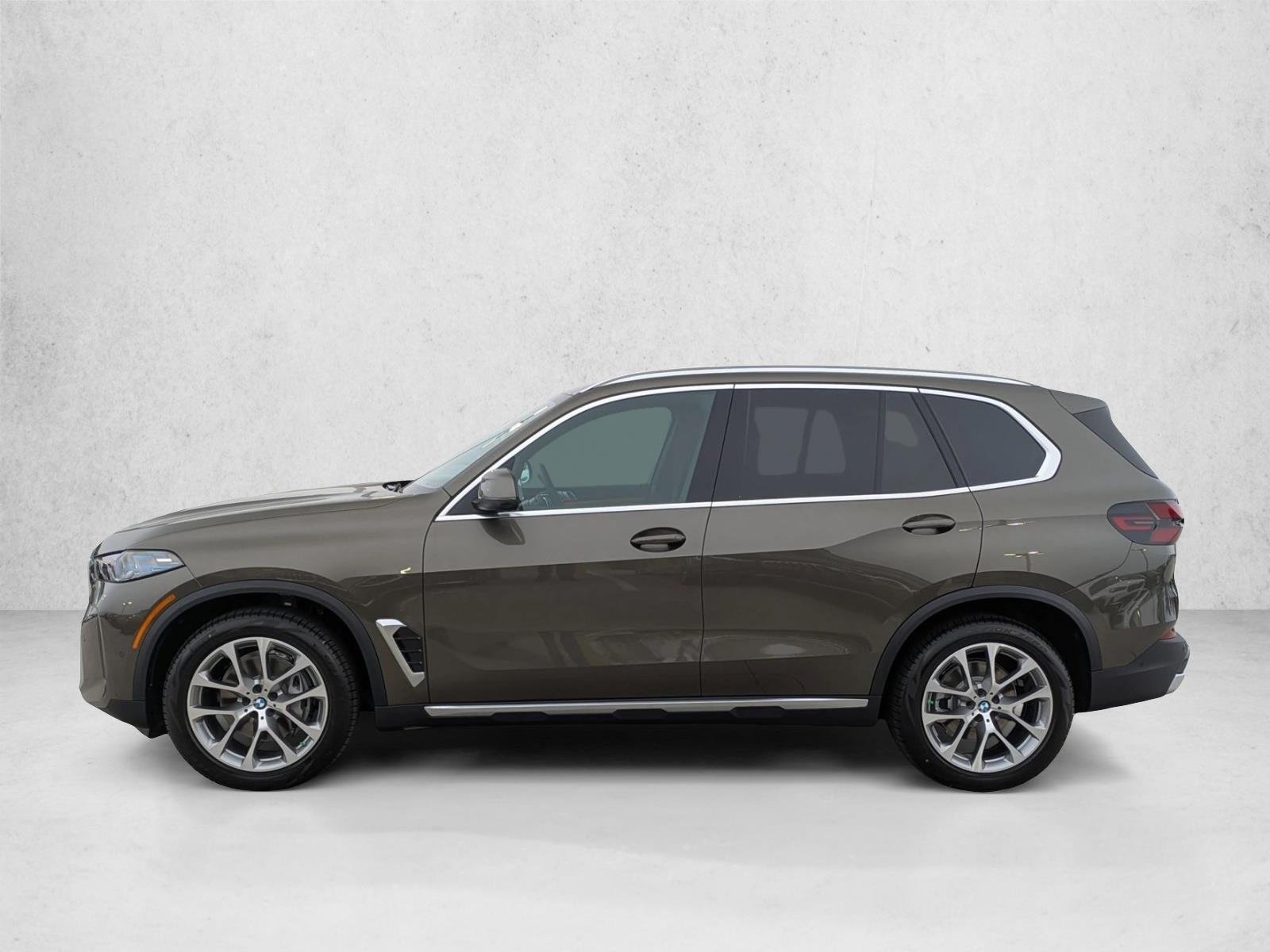 Used 2026 Manhattan Green Metallic BMW xDrive40i image 5