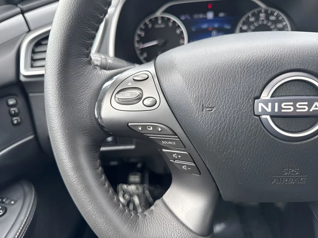Used 2024 White Nissan SL image 17