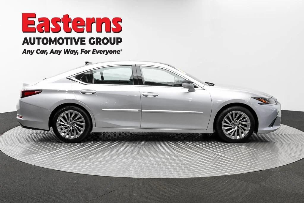Used 2019 Silver Lexus 350 Ultra Luxury image 4