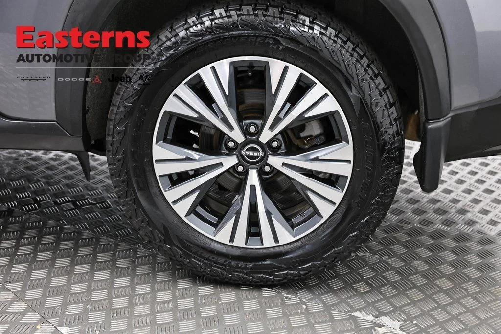 Used 2023 Gray Nissan SV image 34