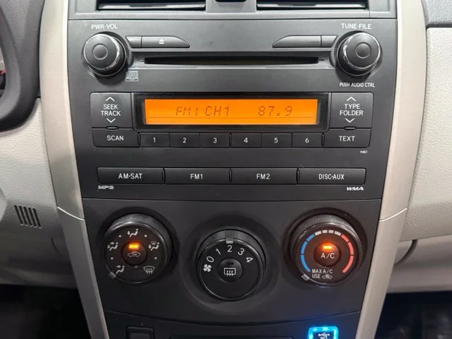 Used 2013 Gray Toyota L image 18