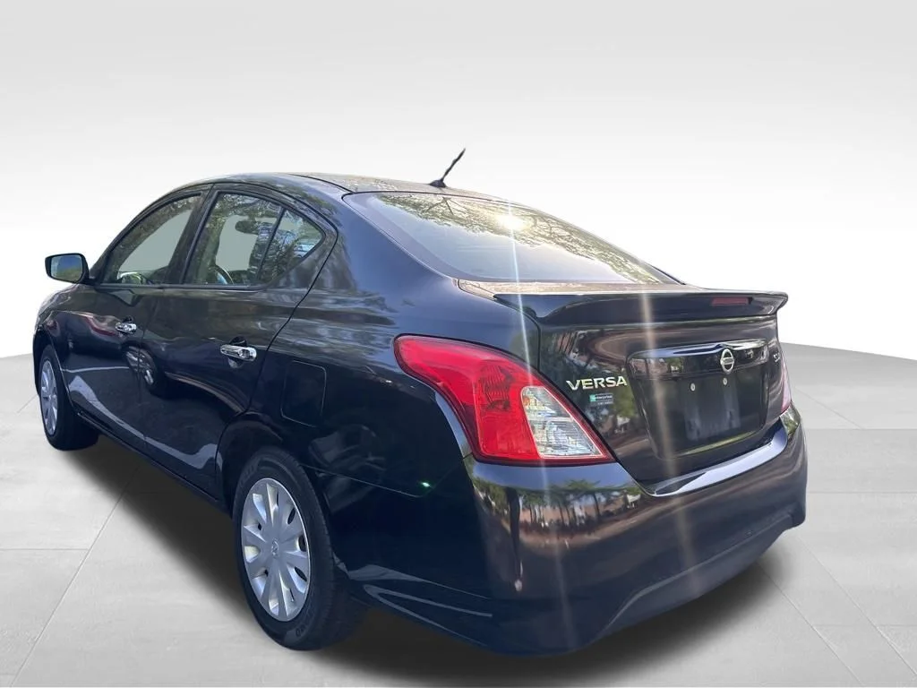 Used 2019 Black Nissan 1.6 SV image 13