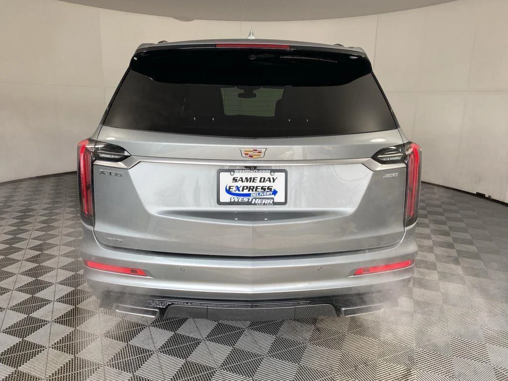 Used 2023 Argent Silver Metallic Cadillac Sport image 9
