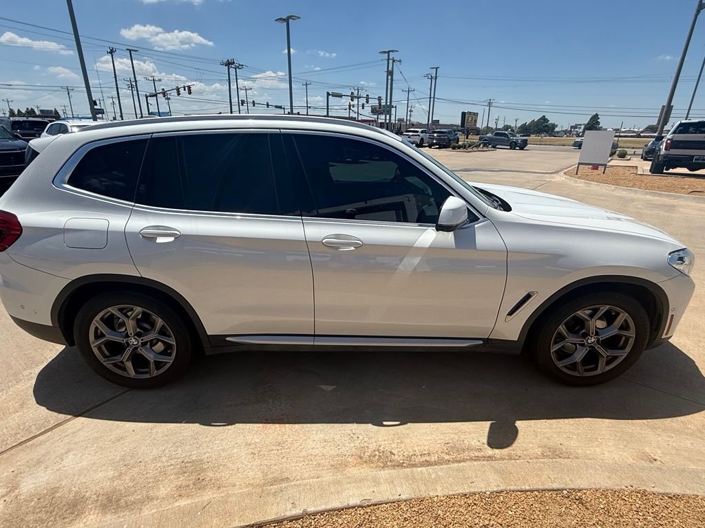 Used 2021 White Metallic BMW sDrive30i image 6
