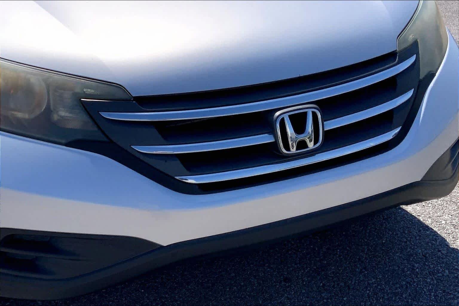Used 2012 Alabaster Silver Metallic Honda LX image 27