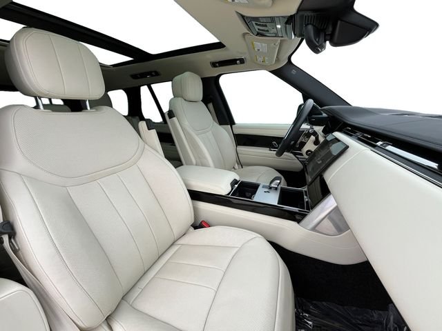 Used 2025 White Land Rover SE image 16