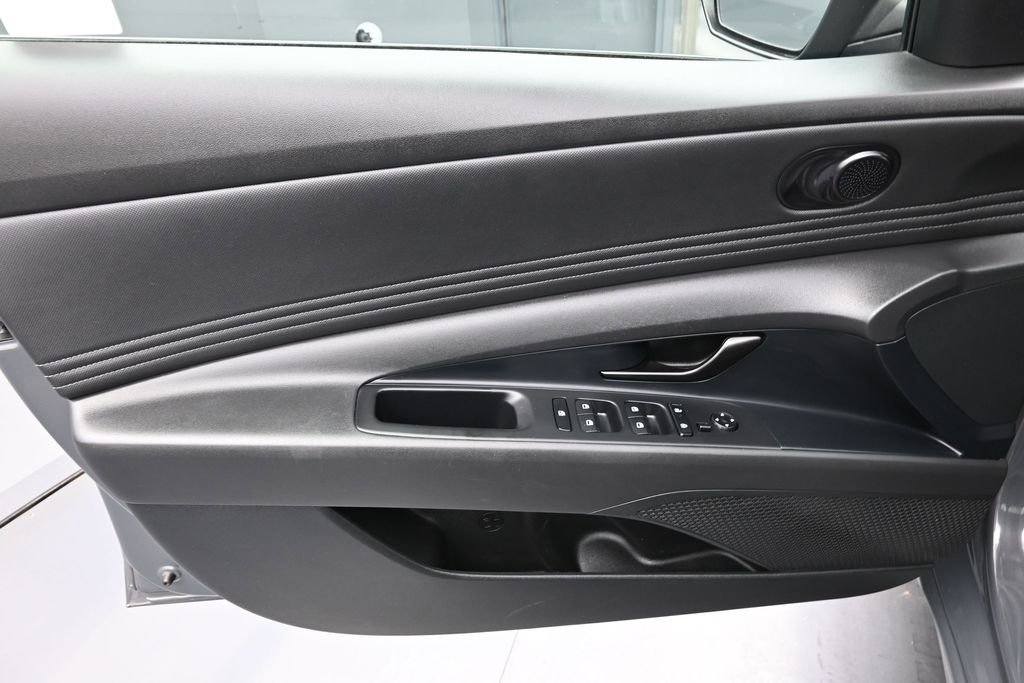 Certified Used 2025 Gray Hyundai SEL Sport image 31