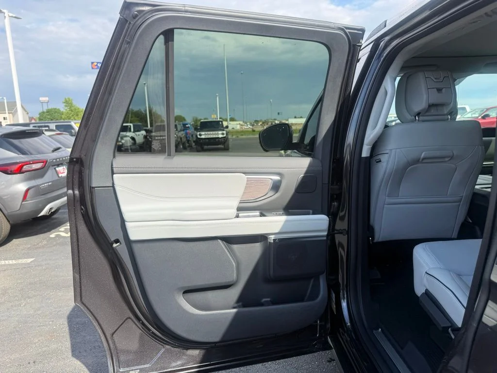 New 2026 Dark Matter Gray Metallic Ford MAX Platinum® image 35