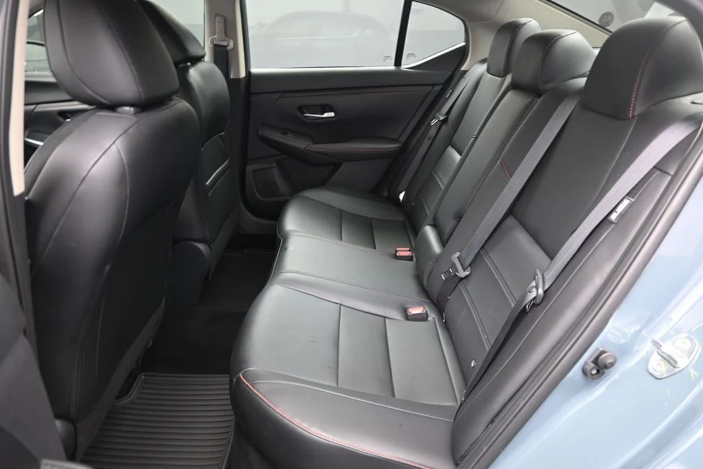 Used 2025 Gray Nissan SR image 17