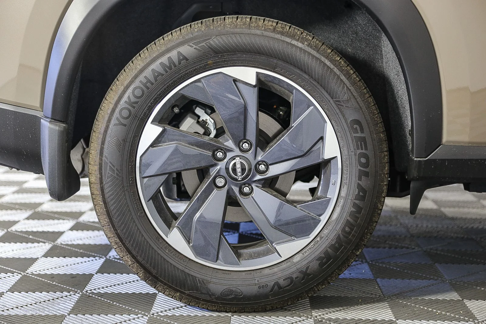 2025 Nissan Rogue SV - Photo 10