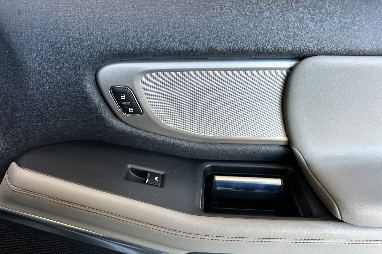 Used 2025 Gray Ford Active image 19