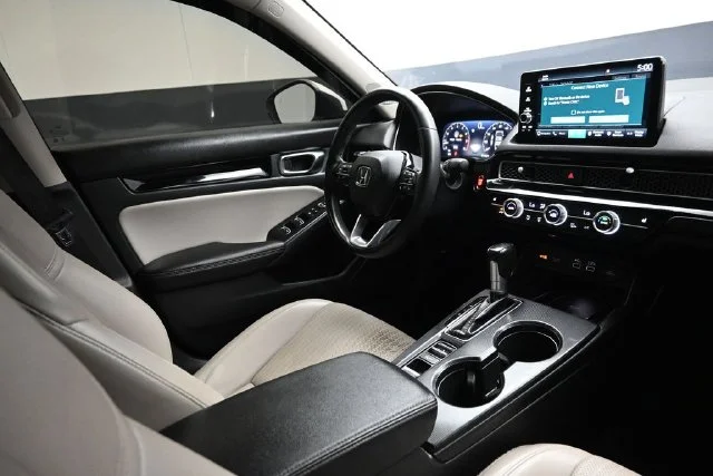 Used 2023 White Honda Touring image 14